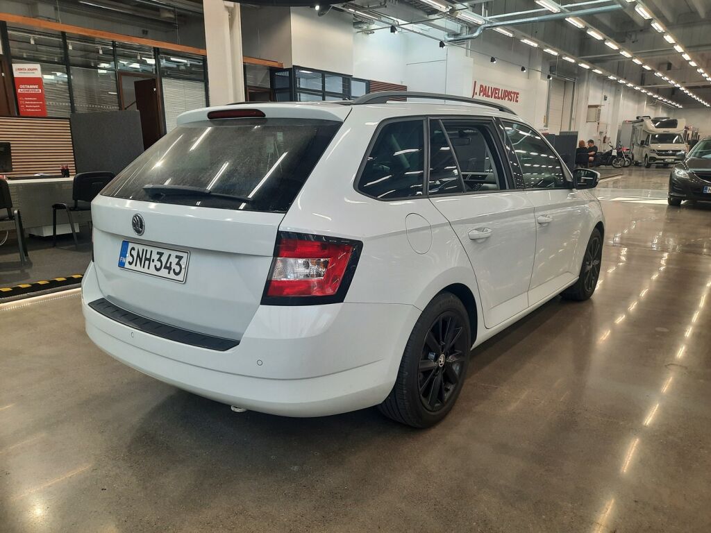 Skoda Fabia 2015 Valkoinen