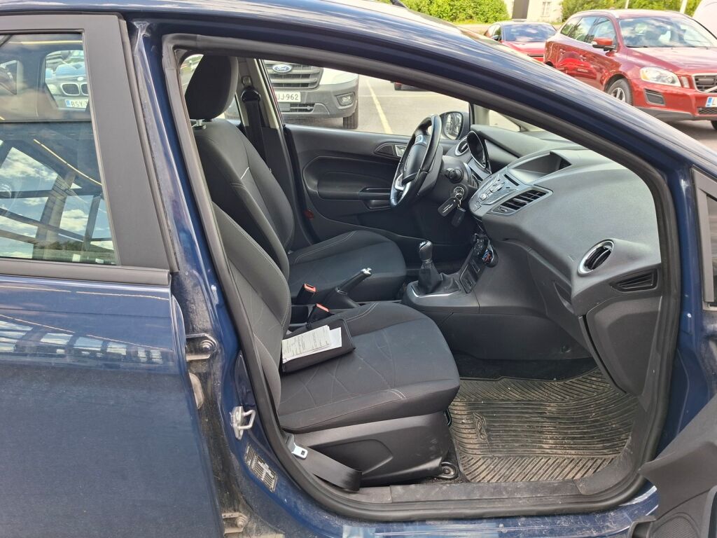 Ford Fiesta 2015 Sininen