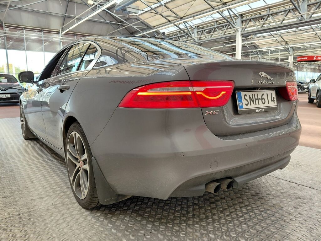 Jaguar XE 2015 Harmaa