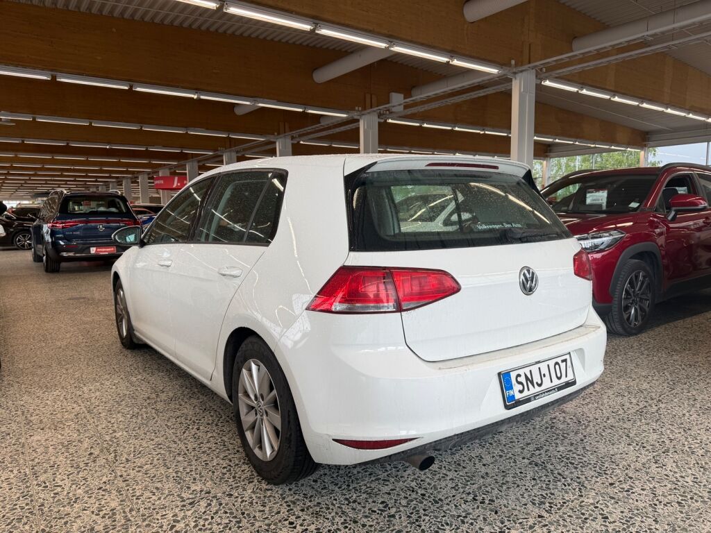 Volkswagen Golf 2015 Valkoinen