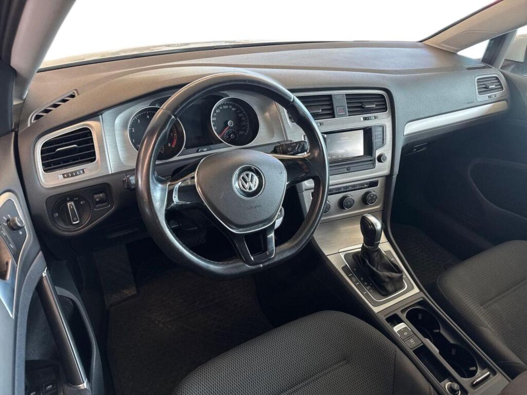 Volkswagen Golf 2015 Valkoinen