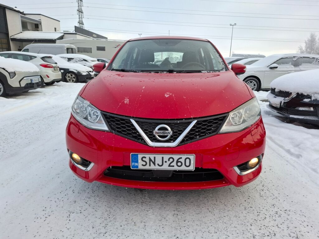 Nissan Pulsar 2016 Punainen
