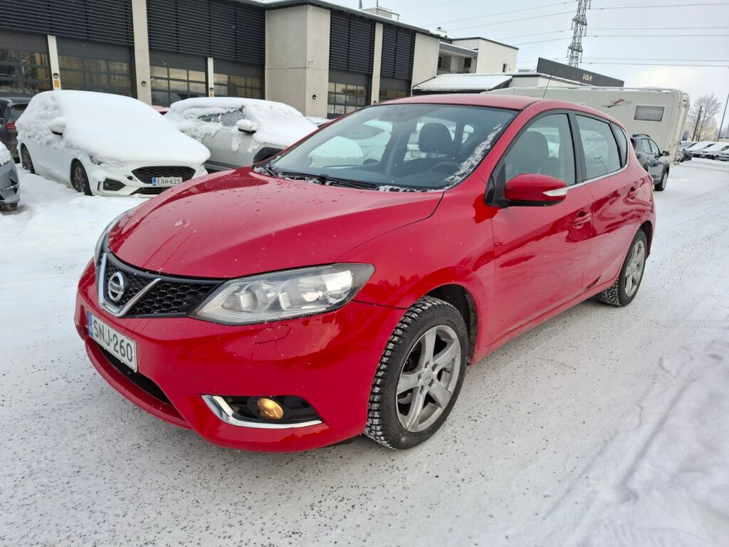 Nissan Pulsar 2016 Punainen