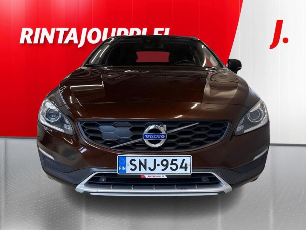Volvo V60 Cross Country 2015 Punainen
