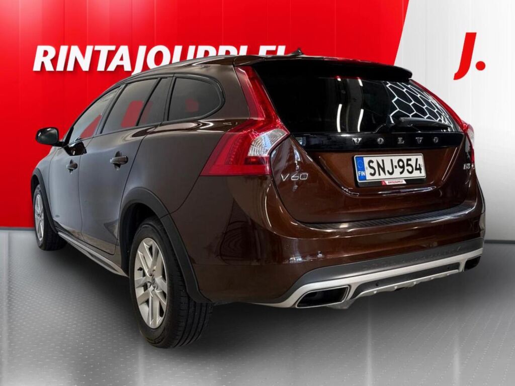 Volvo V60 Cross Country 2015 Punainen