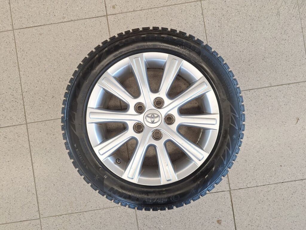 Toyota Auris 2015 Punainen