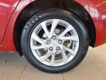 Toyota Auris 2015 Punainen