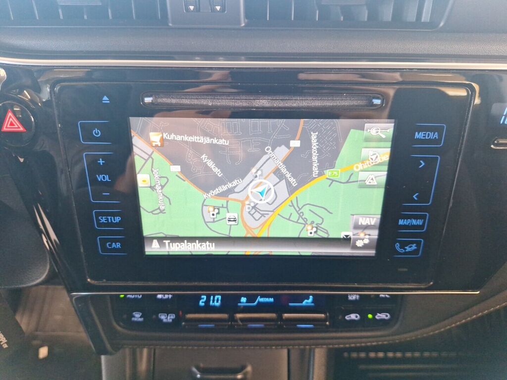 Toyota Auris 2015 Punainen