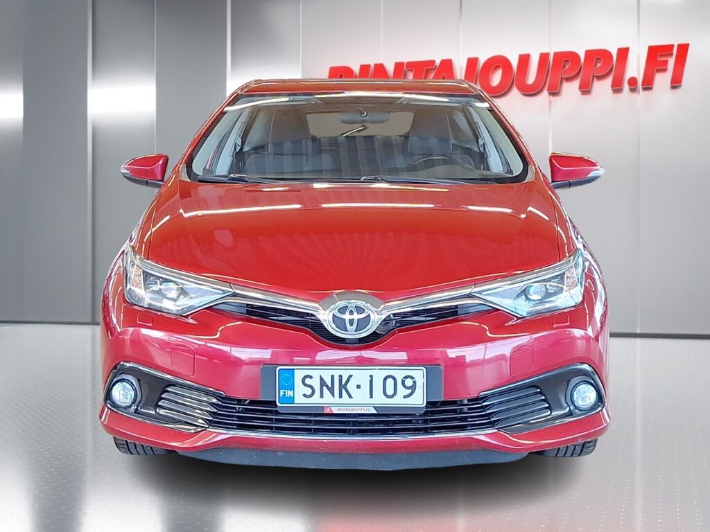 Toyota Auris 2015 Punainen