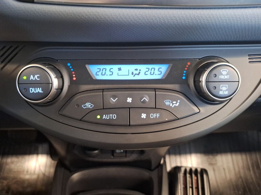 Toyota Yaris 2015 Sininen