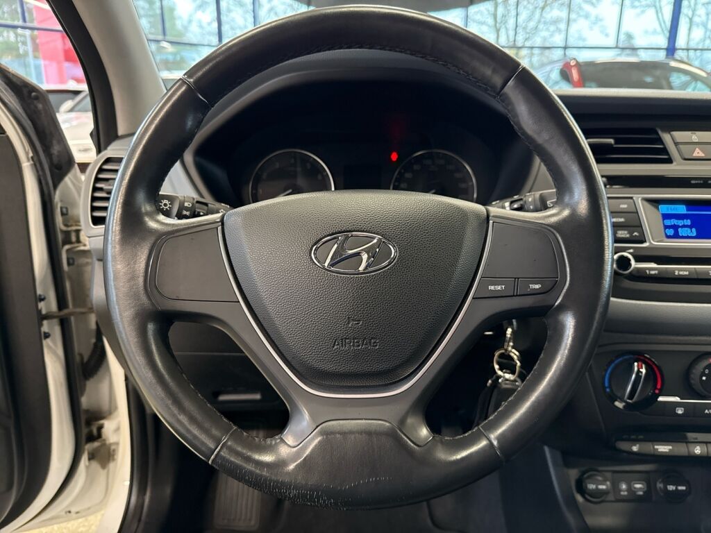 Hyundai i20 5d 2015 Valkoinen
