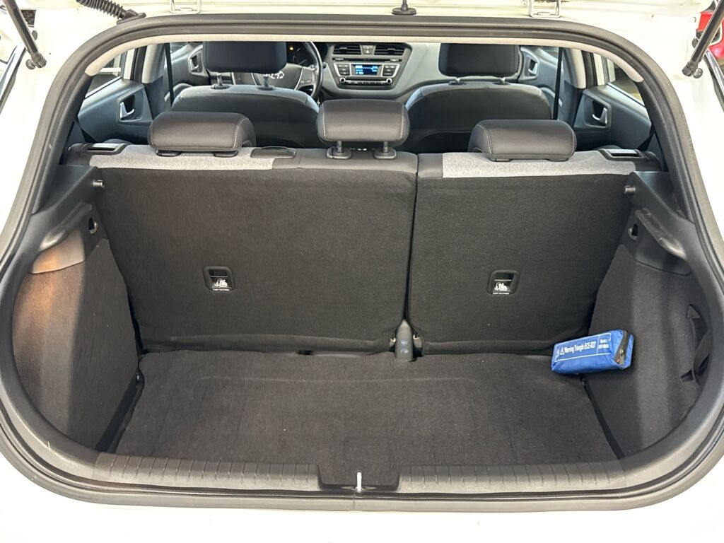 Hyundai i20 5d 2015 Valkoinen