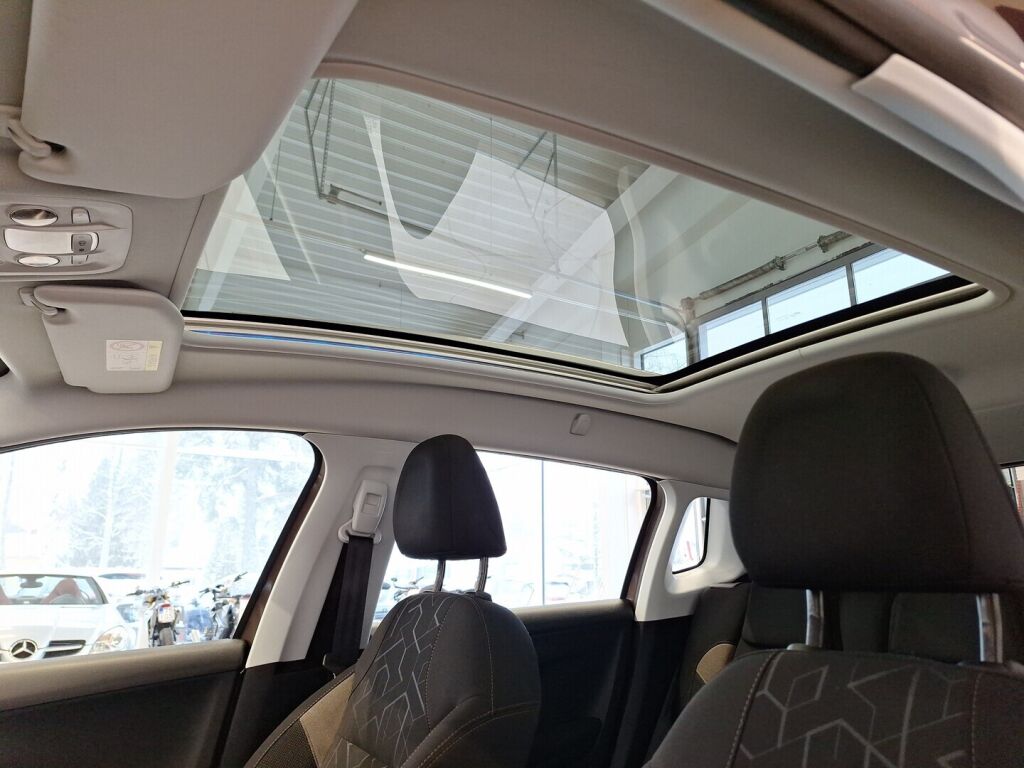 Peugeot 2008 2015 Ruskea (beige)