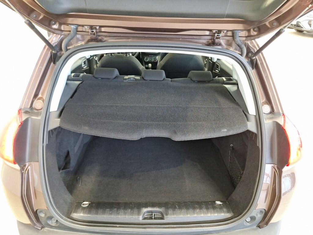 Peugeot 2008 2015 Ruskea (beige)