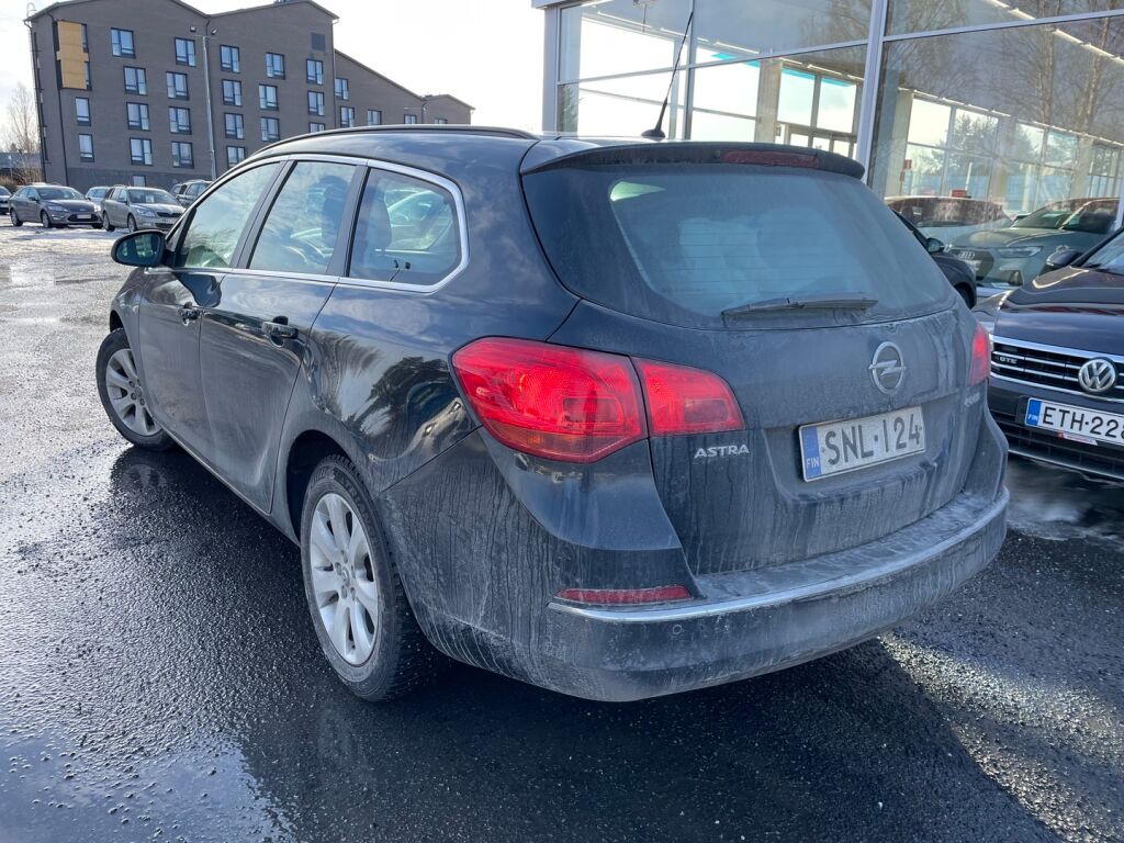 Opel Astra 2016 Musta