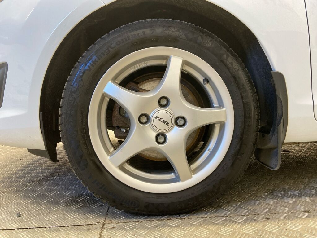 Ford Fiesta 2015 Valkoinen