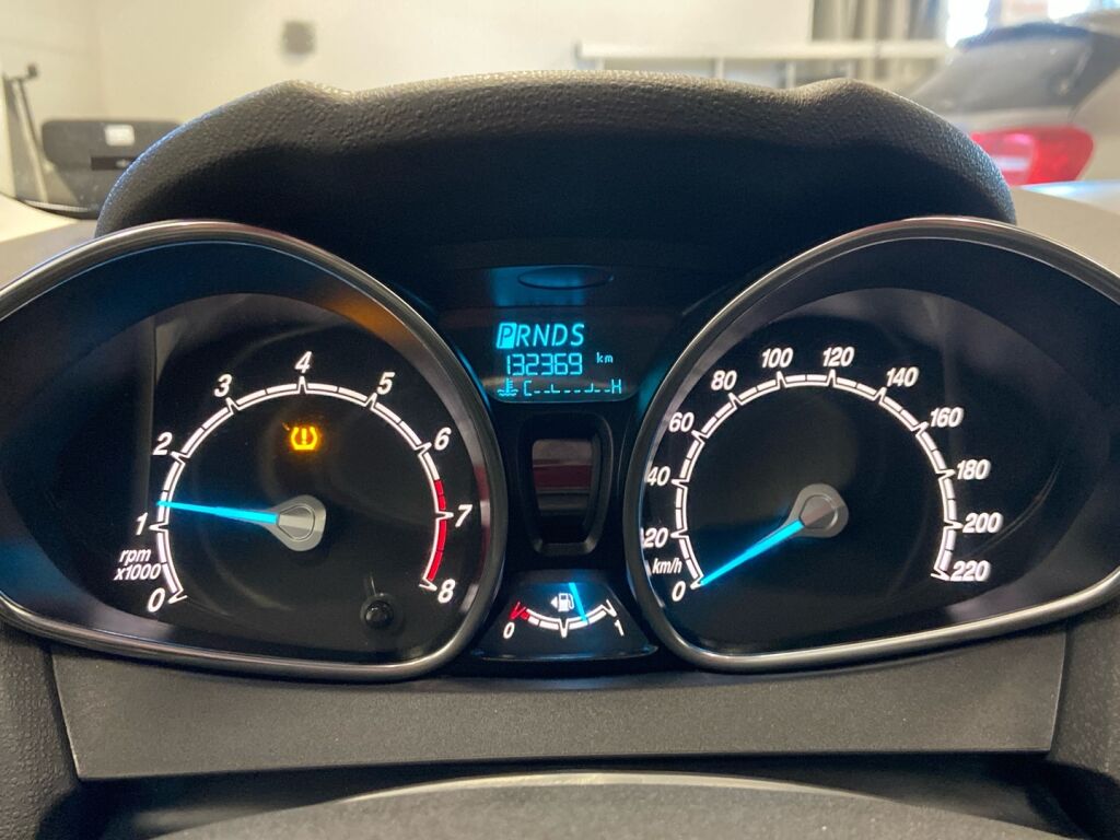 Ford Fiesta 2015 Valkoinen