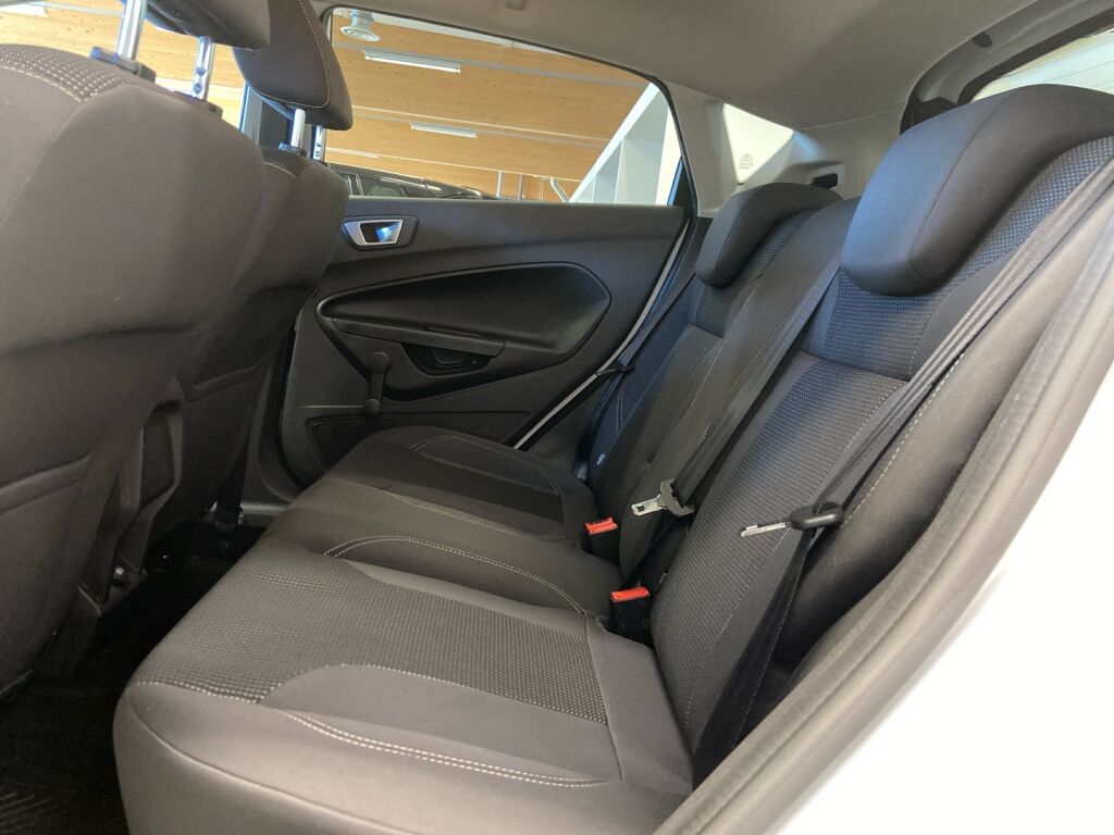 Ford Fiesta 2015 Valkoinen