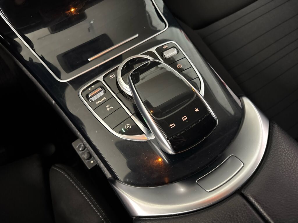 Mercedes-Benz C 2015 Musta