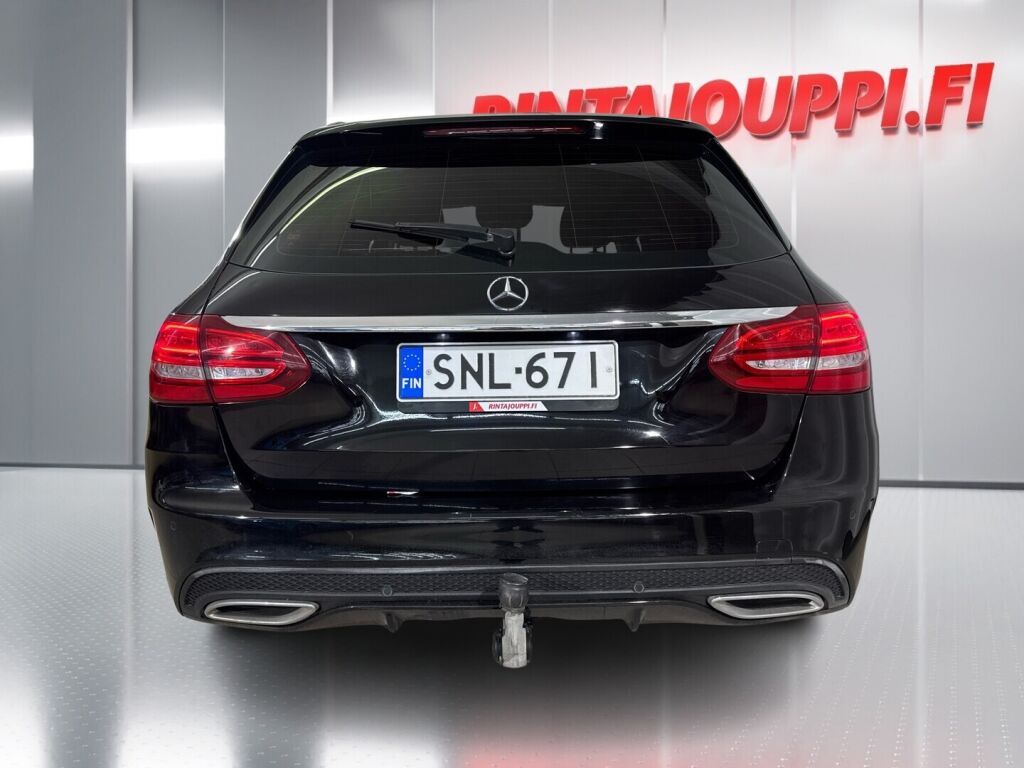 Mercedes-Benz C 2015 Musta