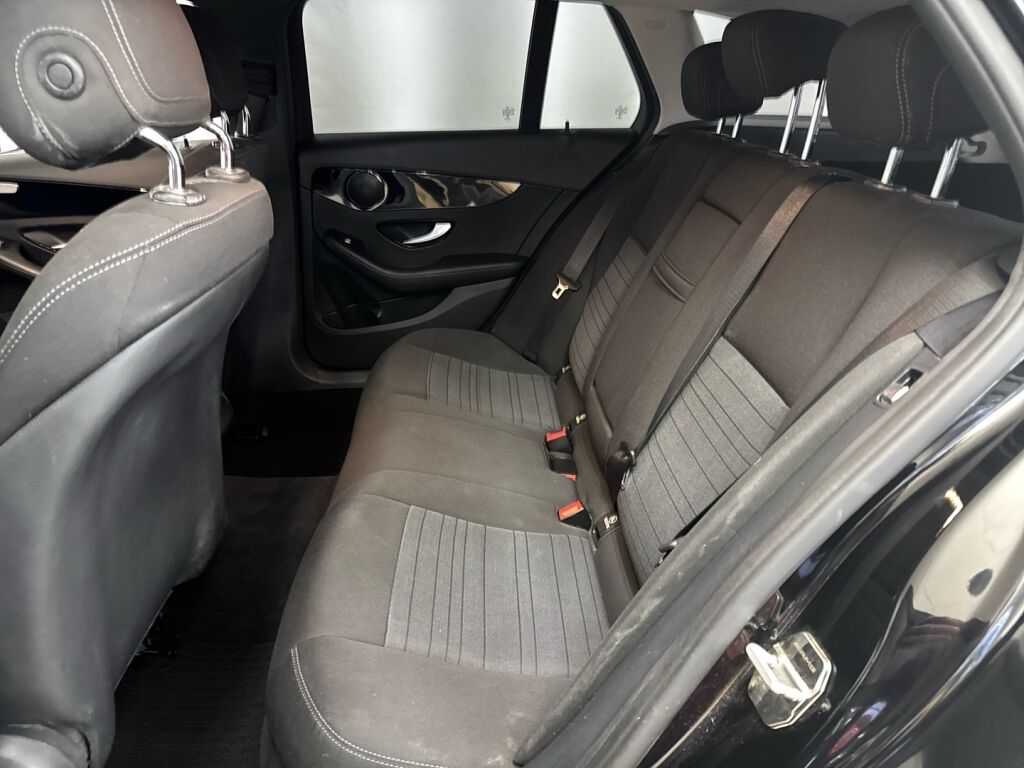 Mercedes-Benz C 2015 Musta