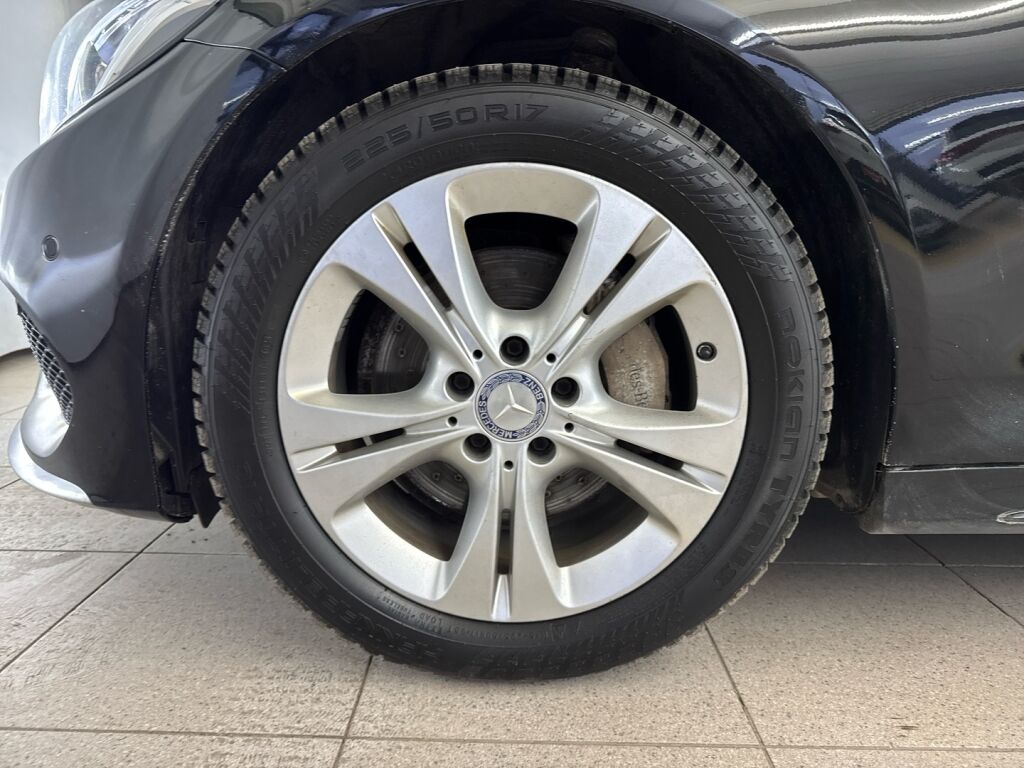 Mercedes-Benz C 2015 Musta