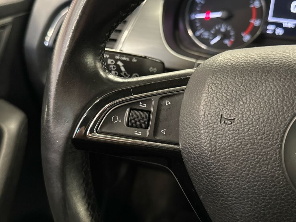 Skoda Fabia 2015 Musta