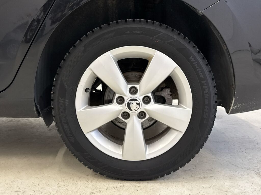 Skoda Fabia 2015 Musta