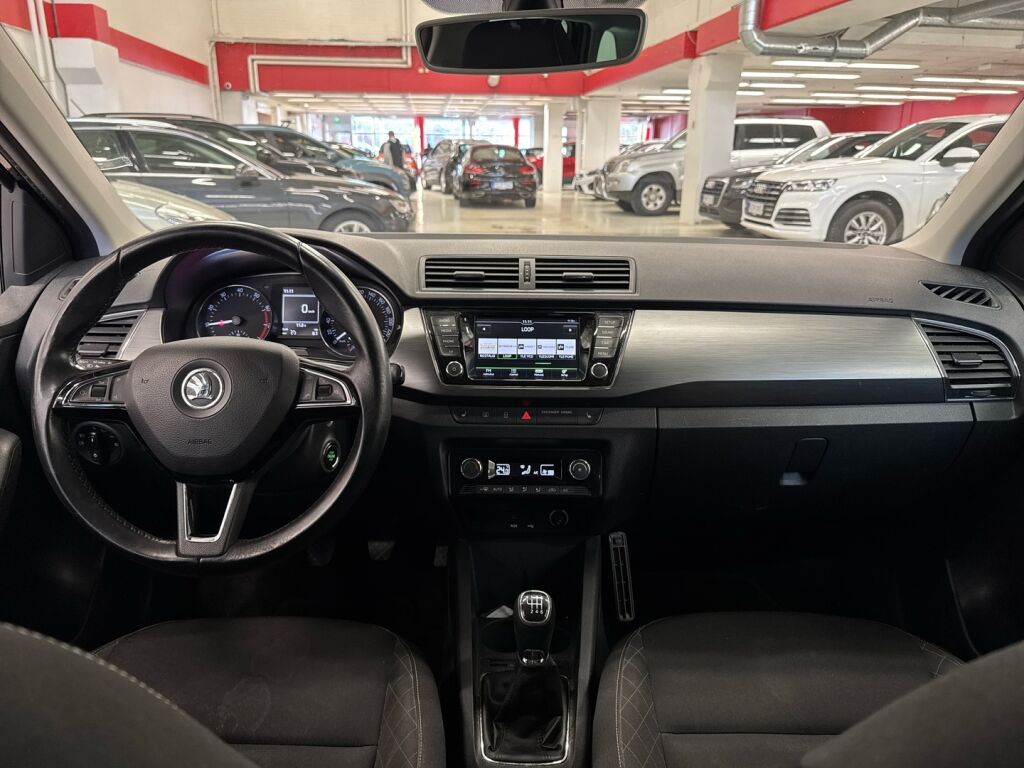 Skoda Fabia 2015 Musta