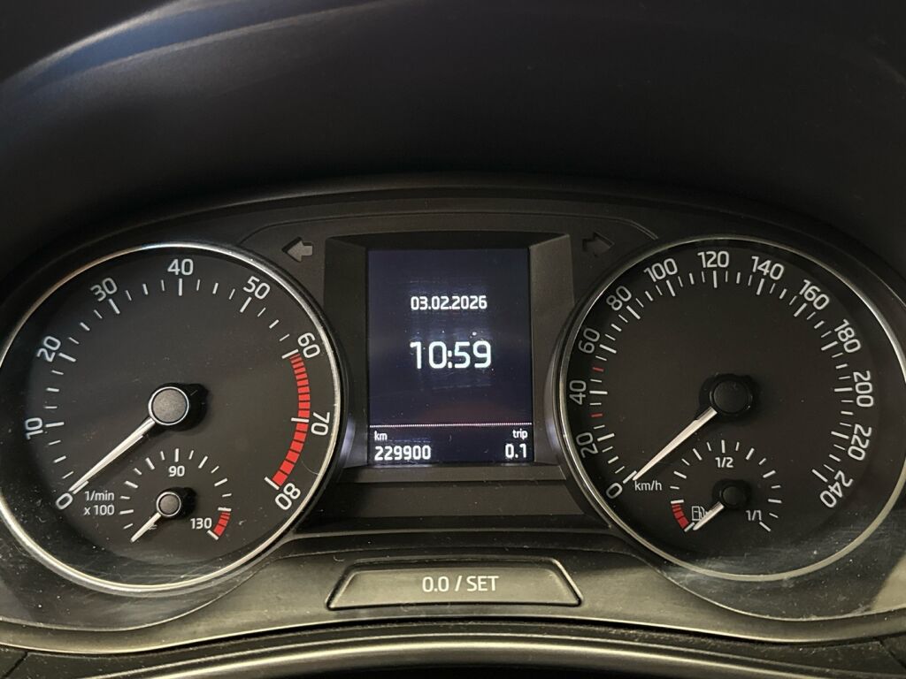 Skoda Fabia 2015 Musta