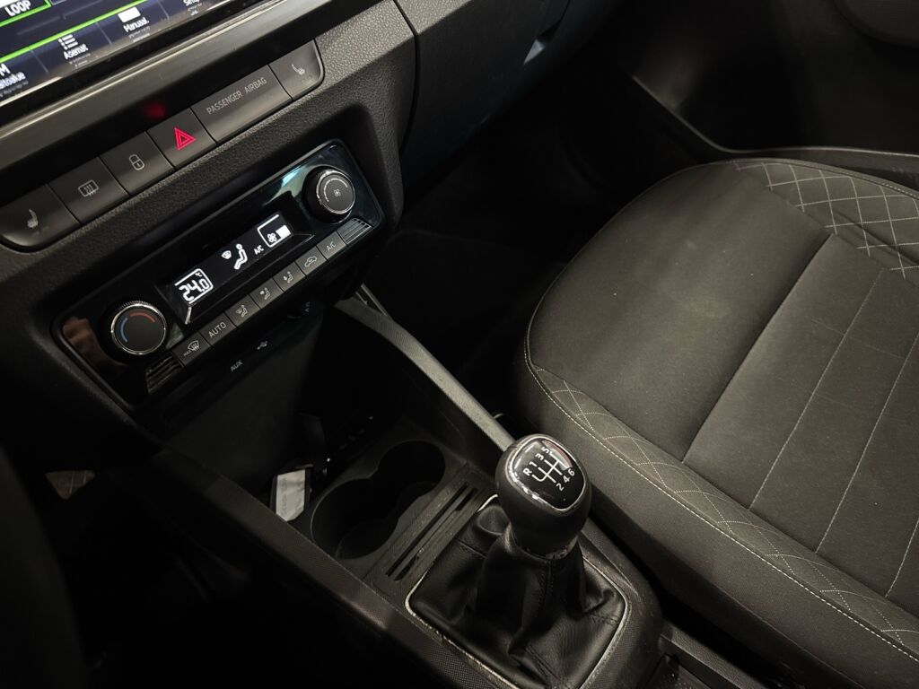 Skoda Fabia 2015 Musta