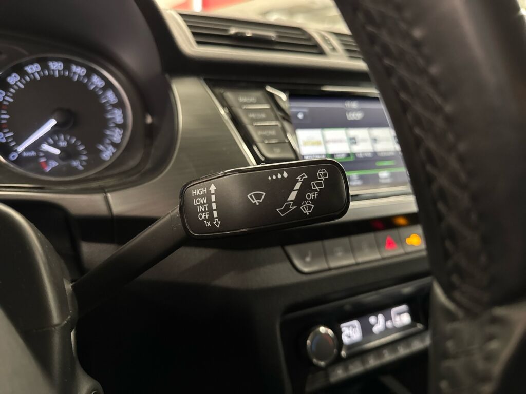 Skoda Fabia 2015 Musta