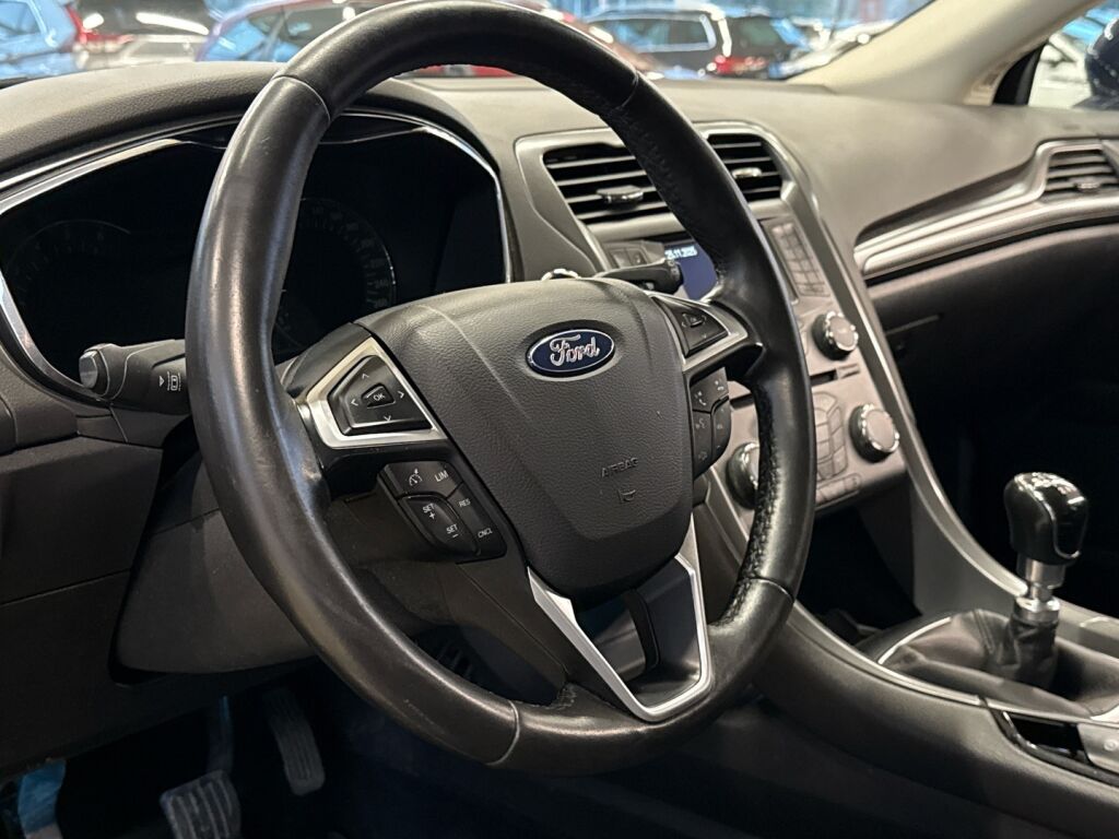 Ford Mondeo 2015 Sininen