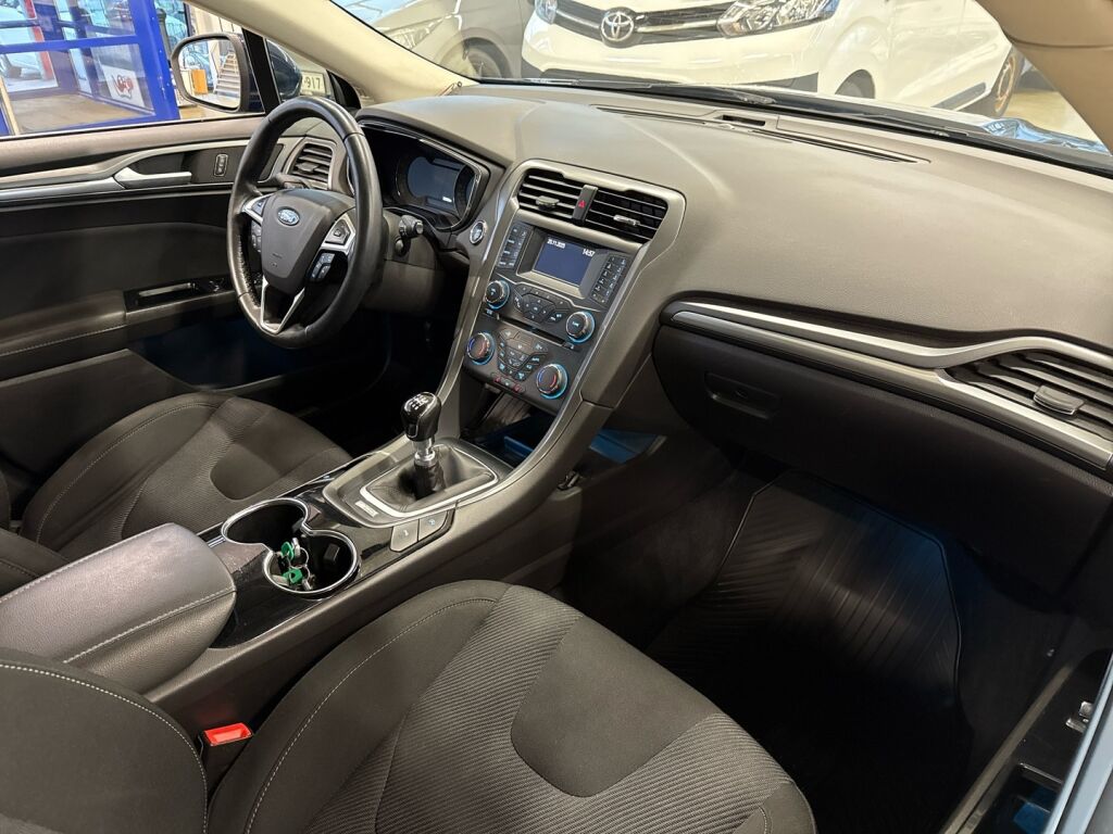 Ford Mondeo 2015 Sininen