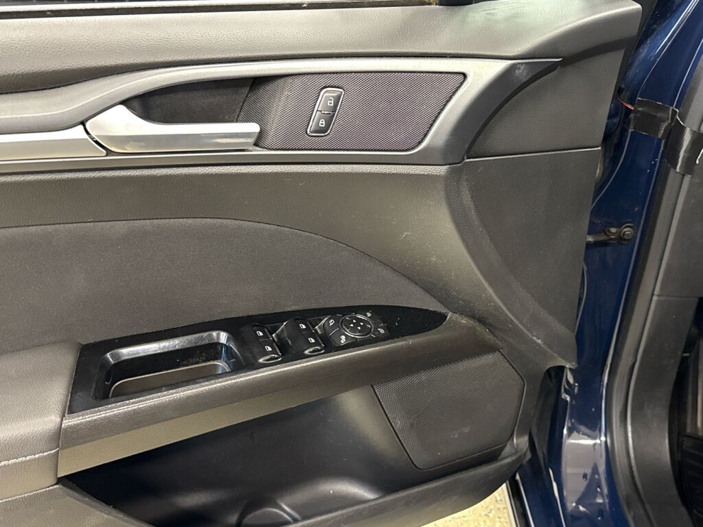 Ford Mondeo 2015 Sininen