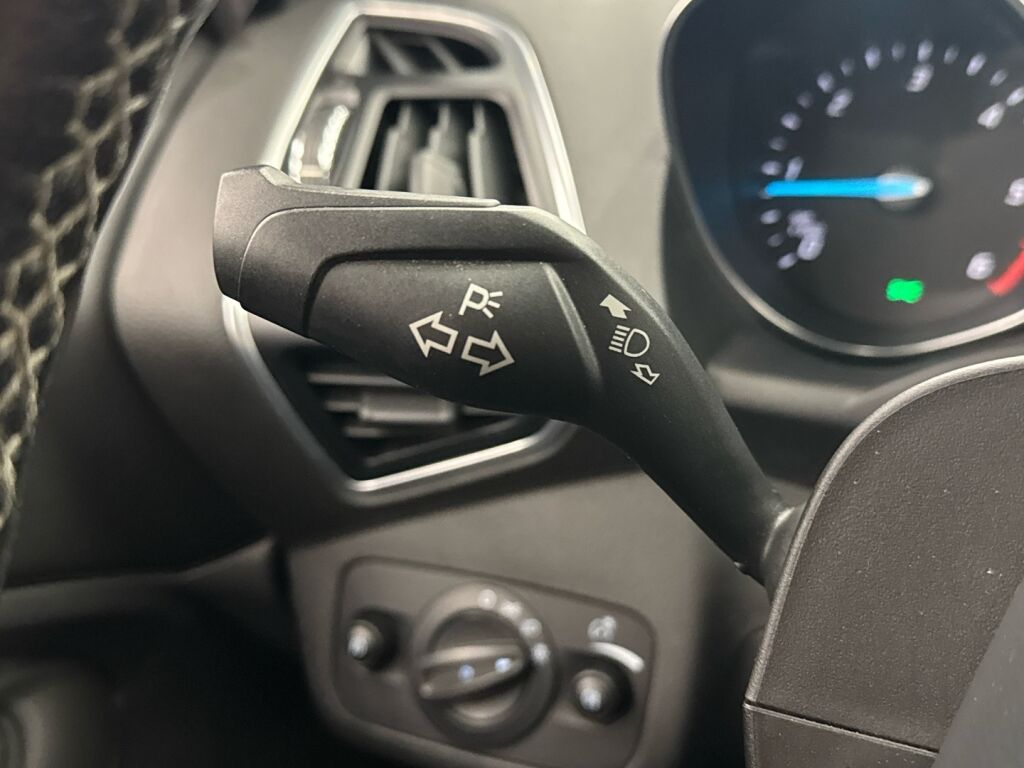 Ford Kuga 2016 Sininen