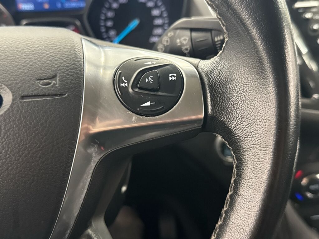 Ford Kuga 2016 Sininen