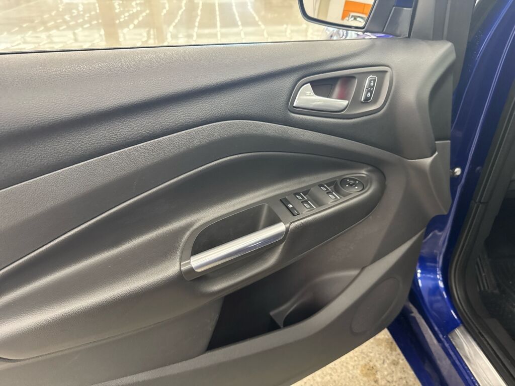 Ford Kuga 2016 Sininen