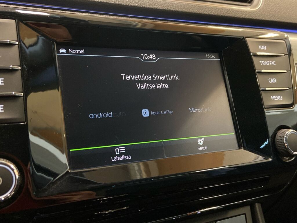 Skoda Superb 2015 Musta
