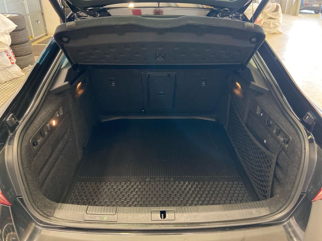Skoda Superb 2015 Musta