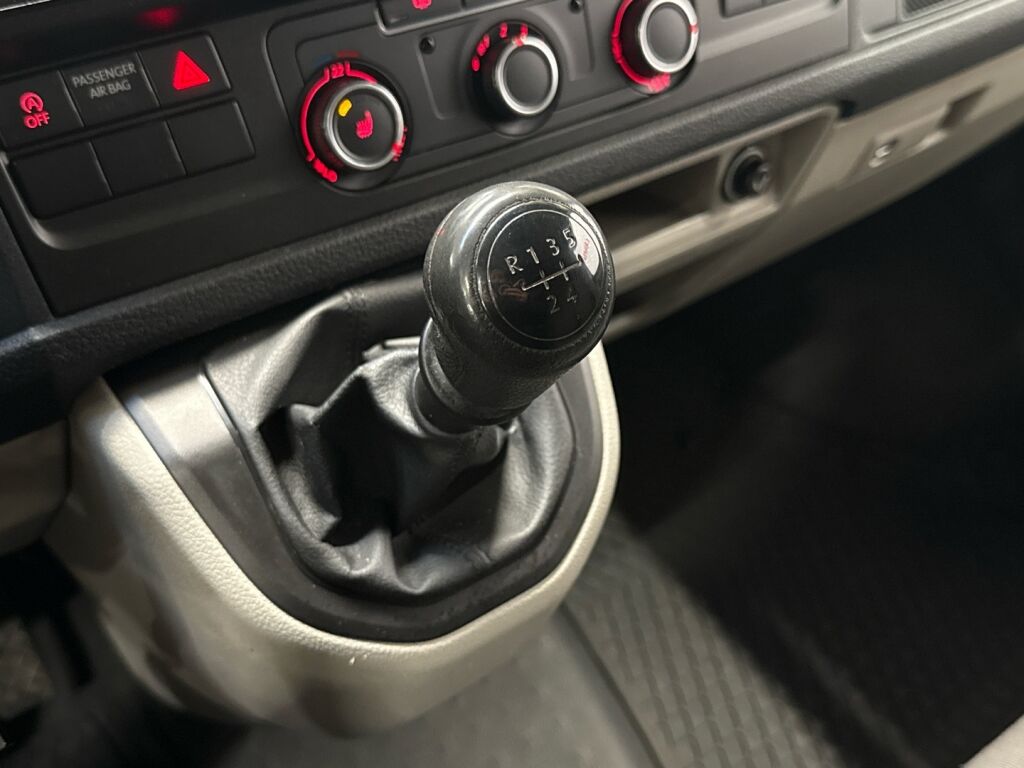 Volkswagen Transporter 2016 Valkoinen