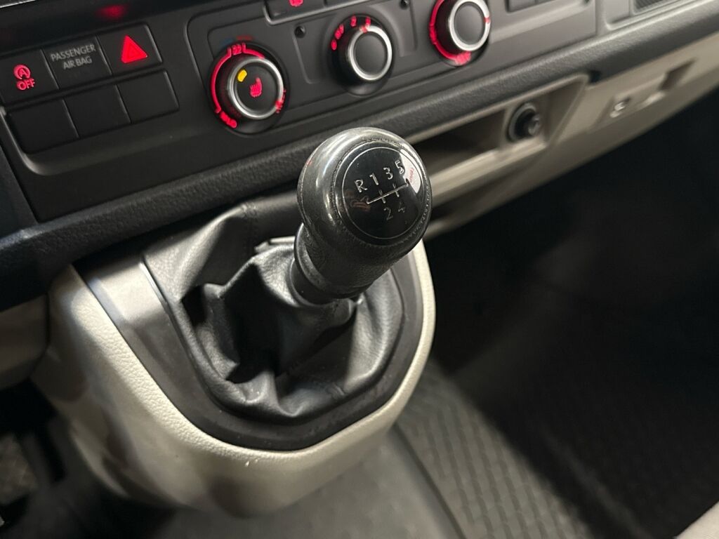 Volkswagen Transporter 2016 Valkoinen