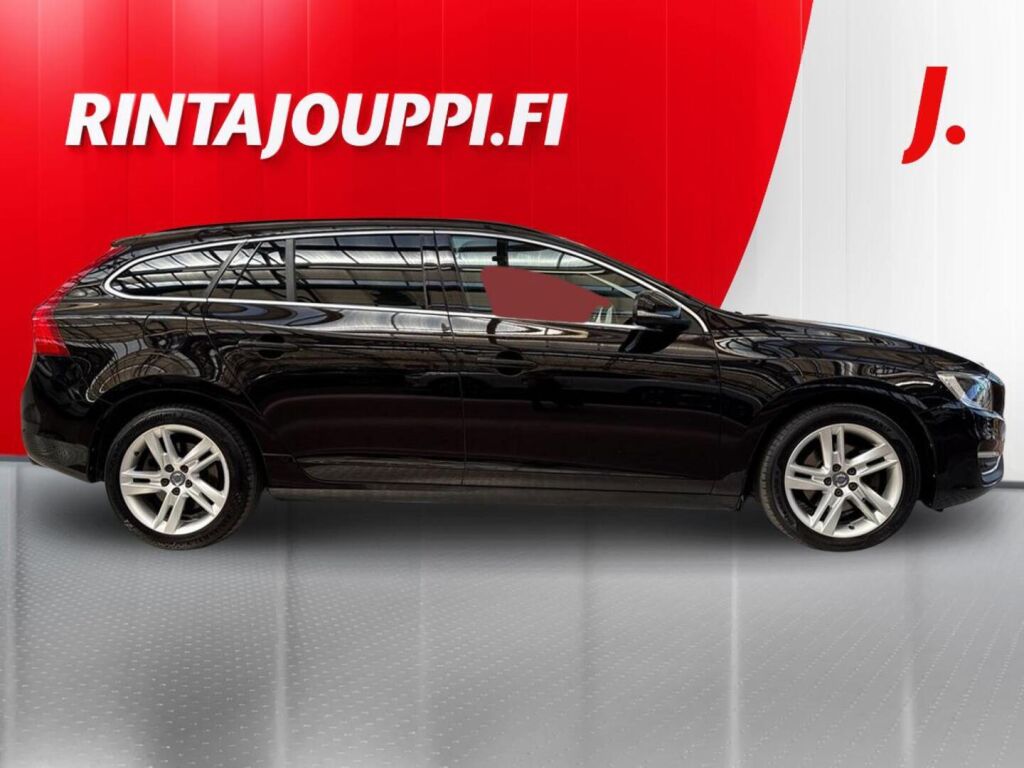 Volvo V60 2016 Musta