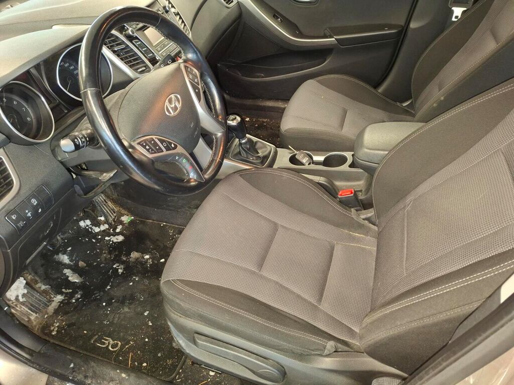 Hyundai i30 Wagon 2016 Ruskea (beige)