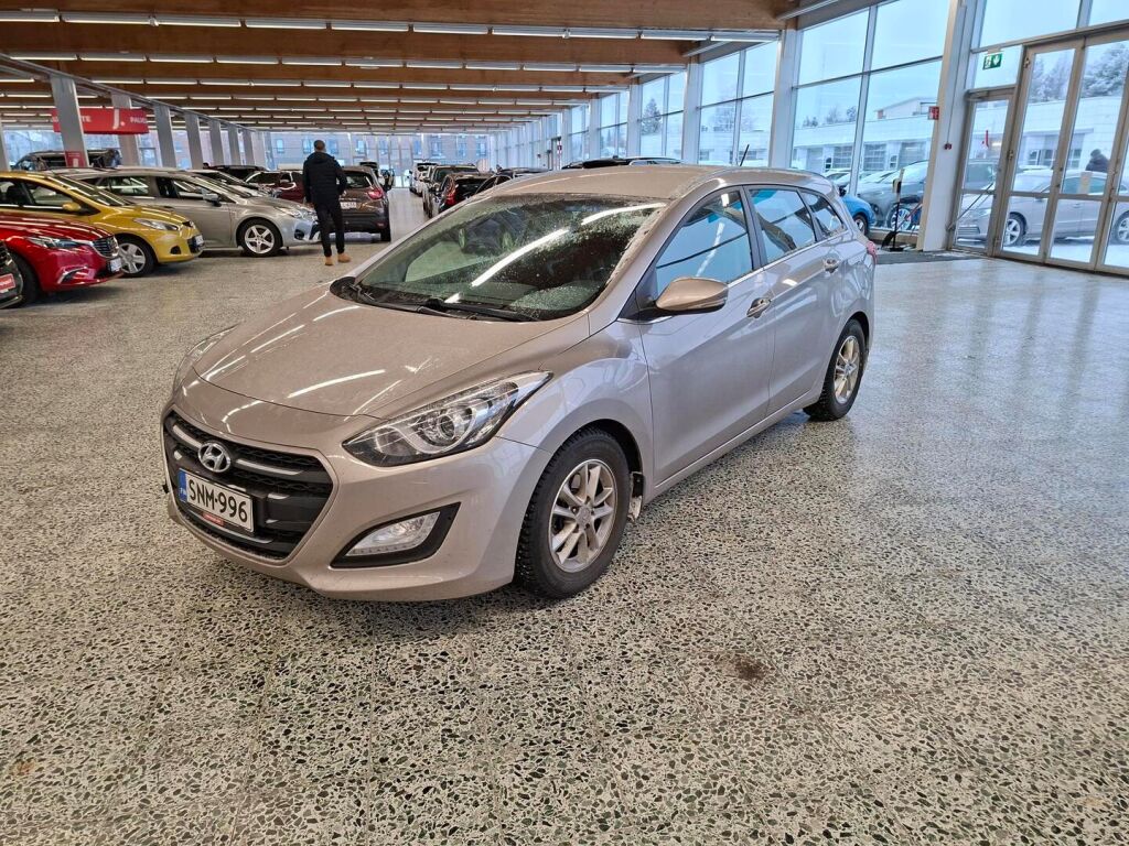Hyundai i30 Wagon 2016 Ruskea (beige)