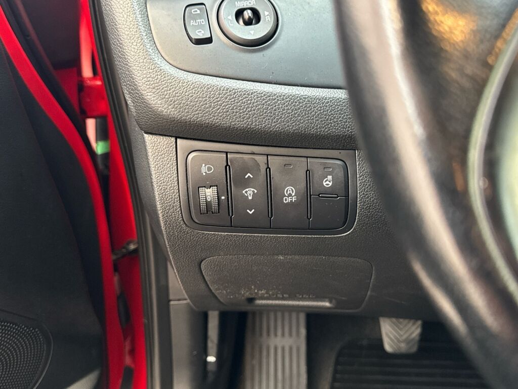 Kia Ceed 2015 Punainen