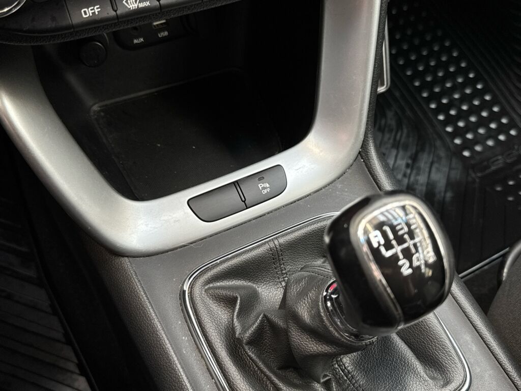 Kia Ceed 2015 Punainen