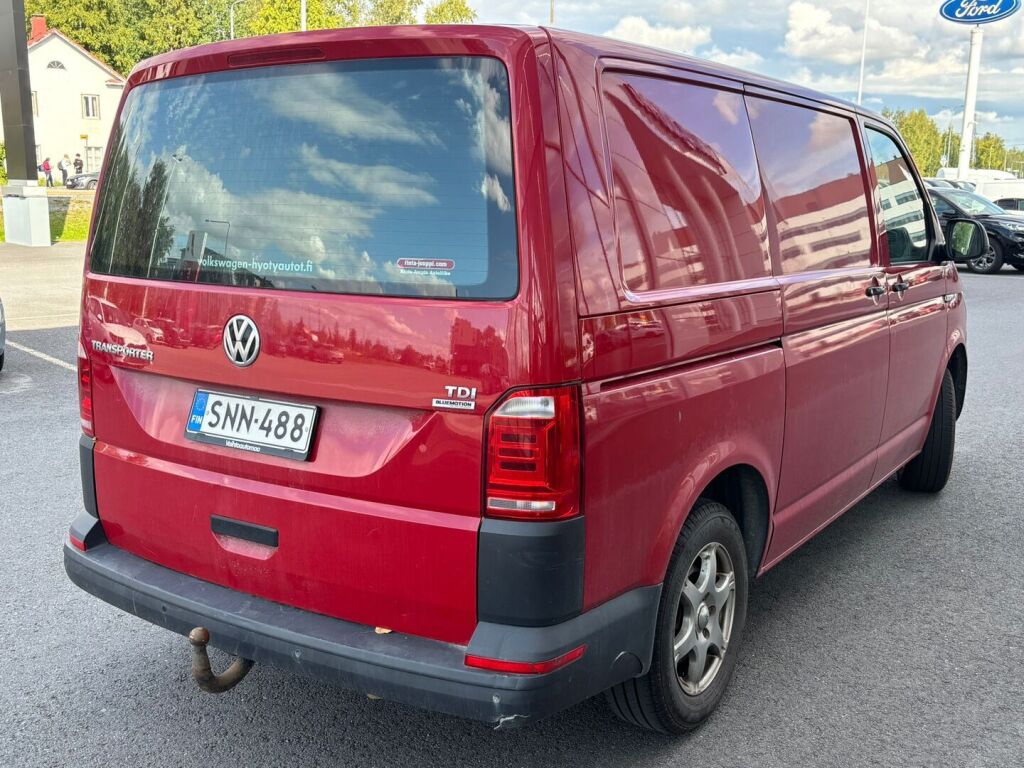 Volkswagen Transporter 2015 Punainen