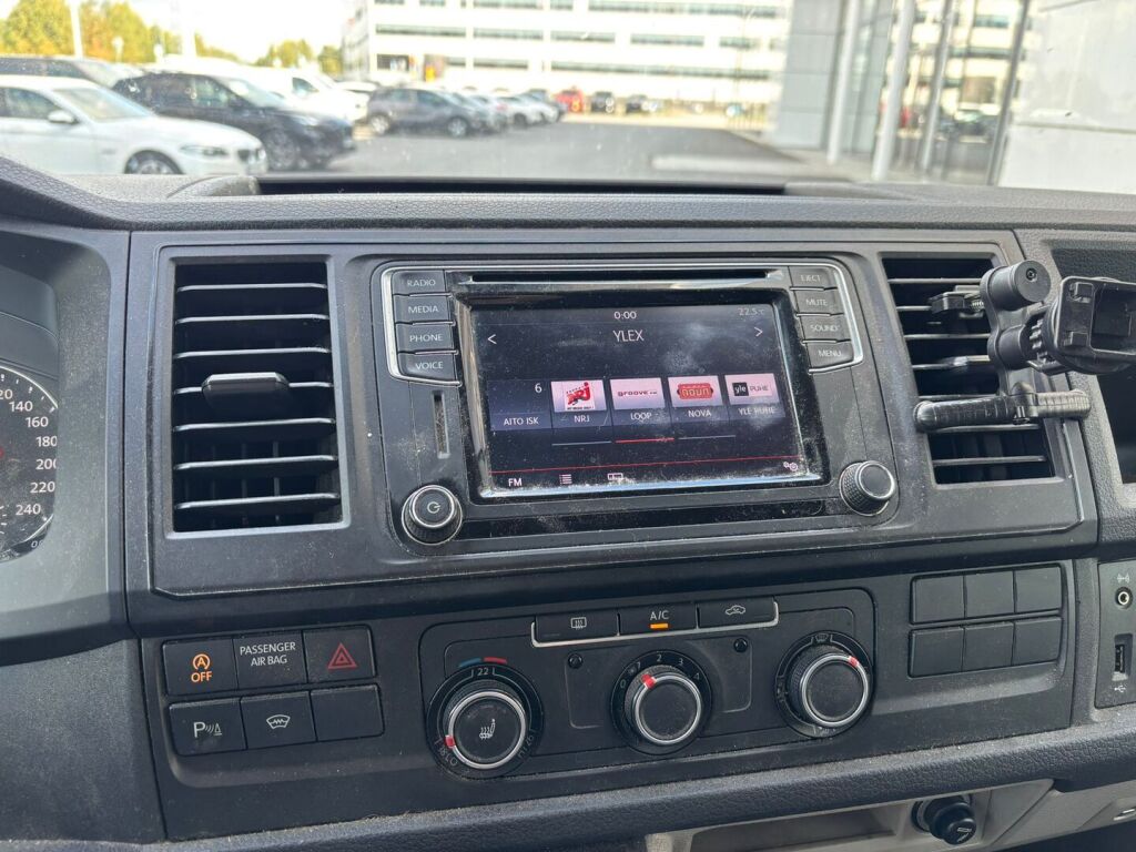 Volkswagen Transporter 2015 Punainen