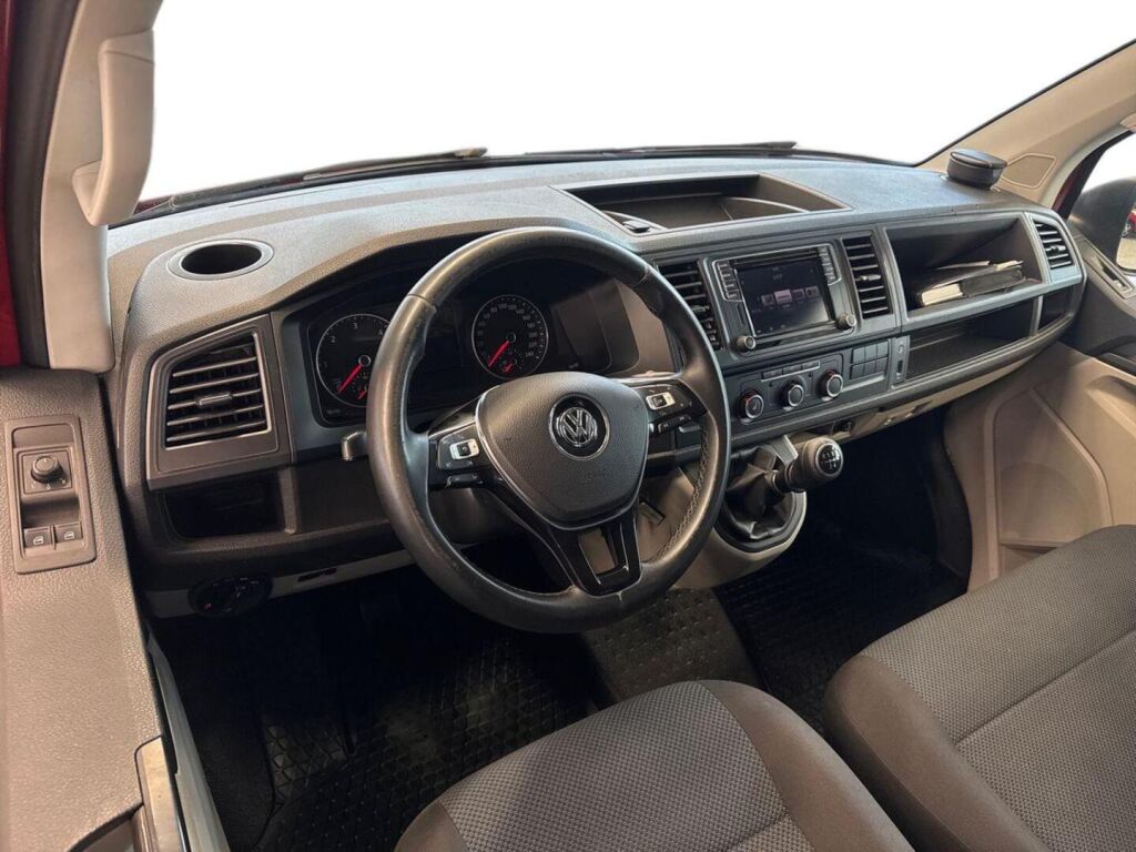 Volkswagen Transporter 2015 Punainen